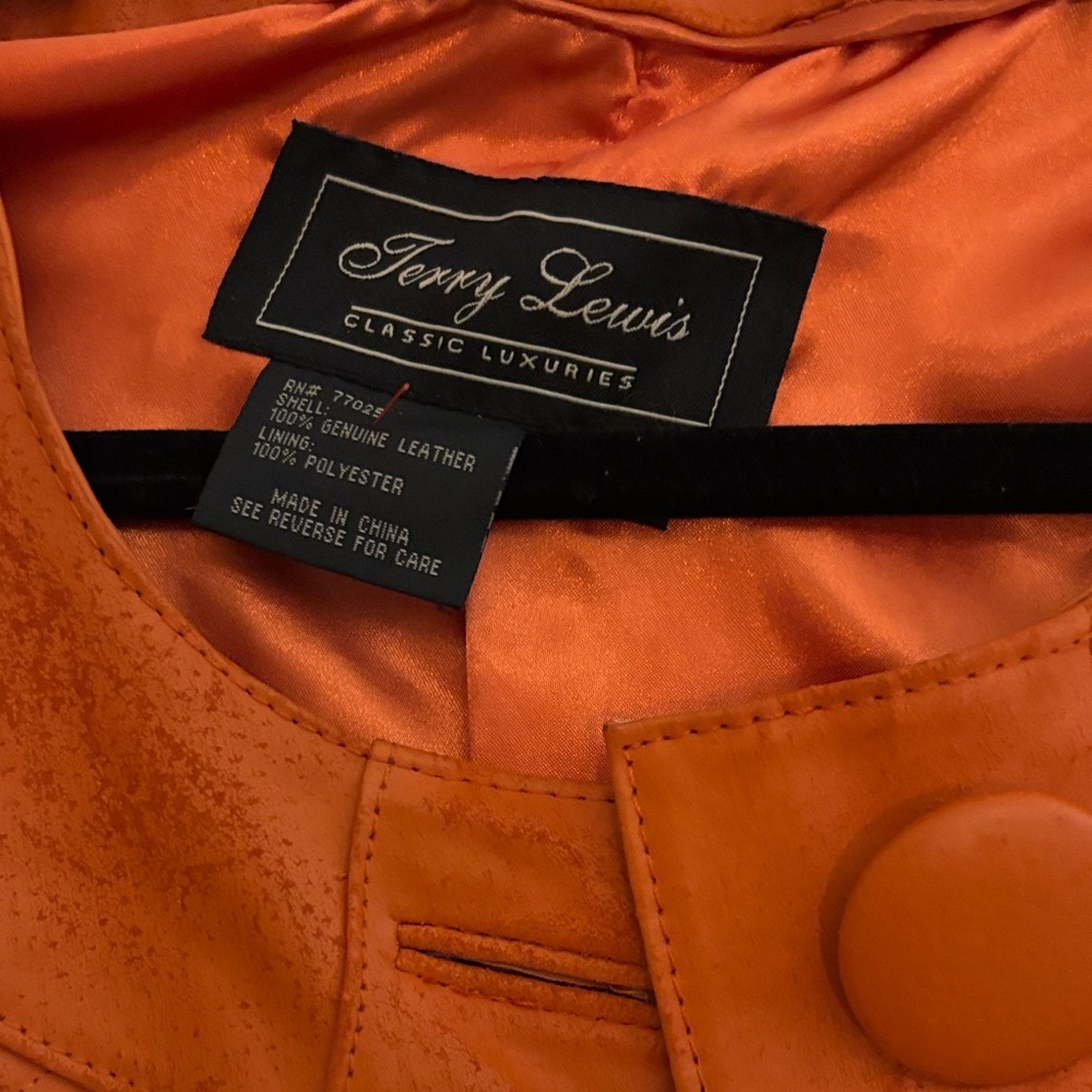 Vintage Terry Lewis Classic Luxuries 100 % Leather jacket medium - Picture 2 of 5